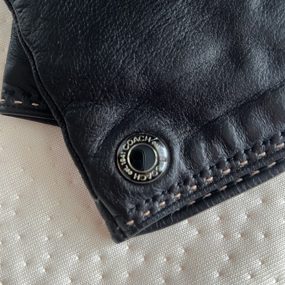Coach Women’s Leather Gloves - Picture 3 of 6